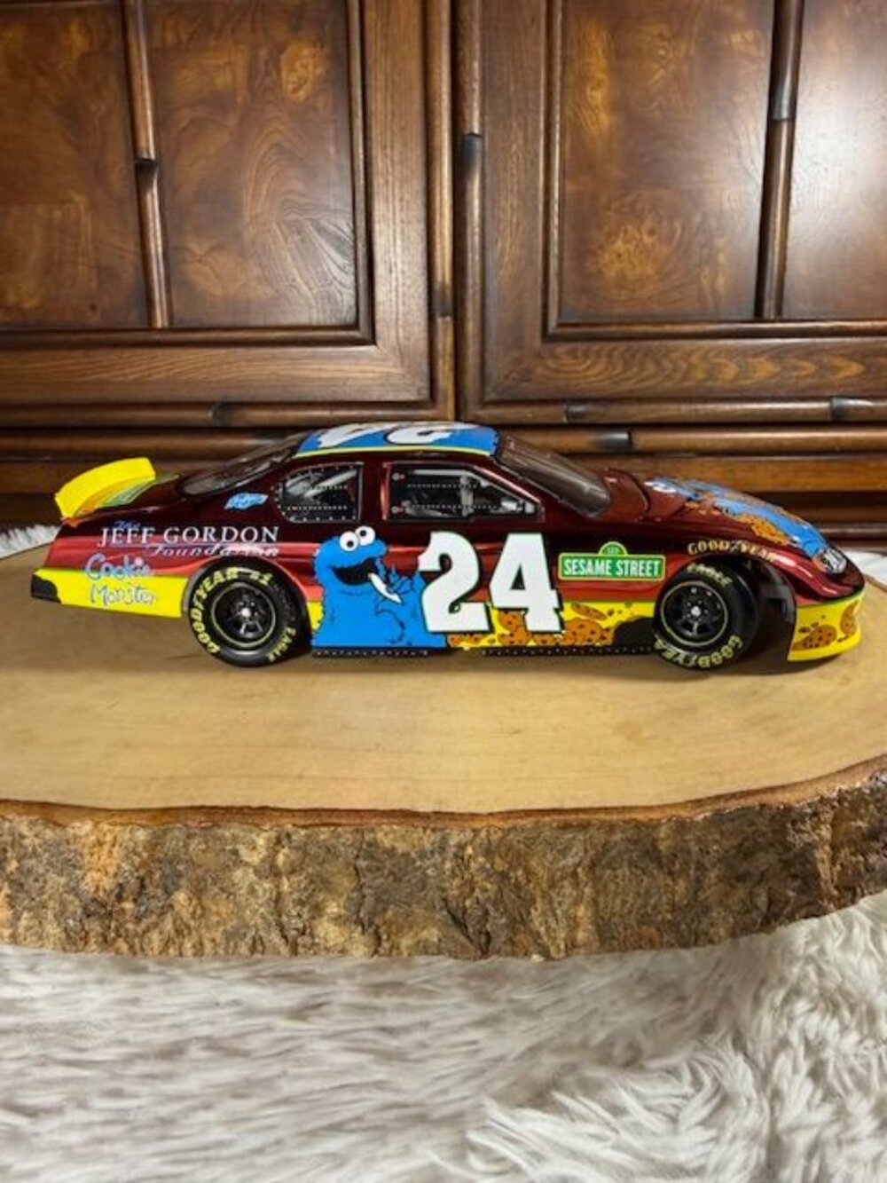 Vintage Jeff Gordon #24 Foundation Sesame Street II 2003 Monte Carlo 1:24 Car - Picture 3 of 16